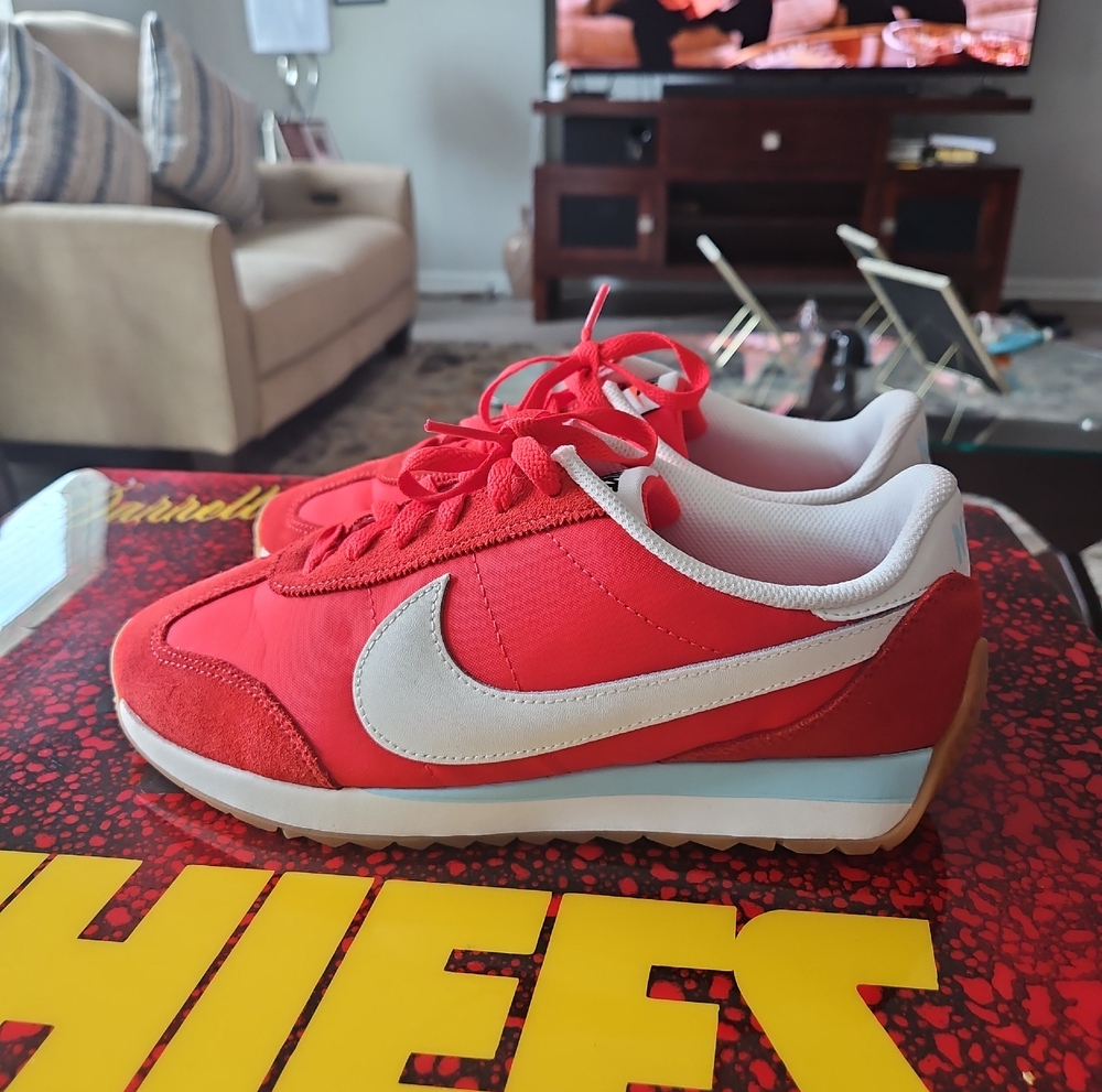 Nike Red Low-Top Runner Sneakers with White Swoosh Womens Size 8